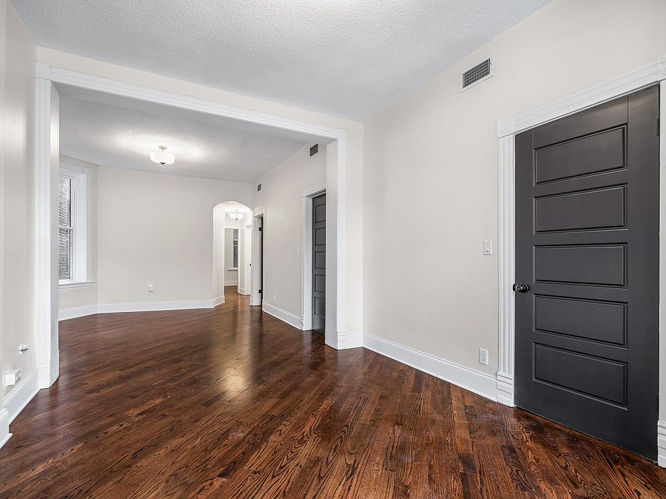 Living/Dining Area
