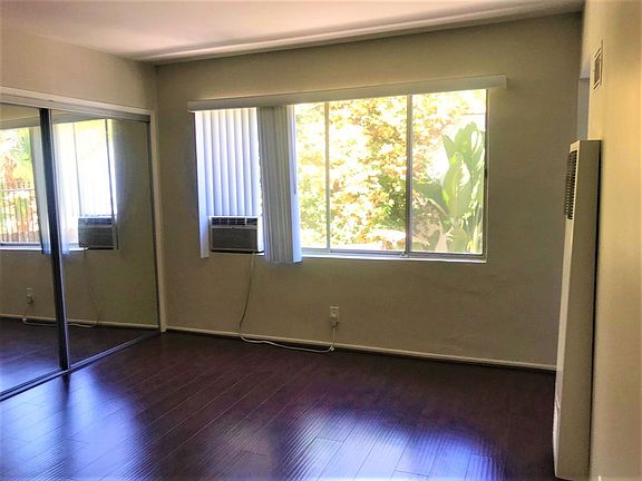 2nd image of 1001 N Gardner St APT 102