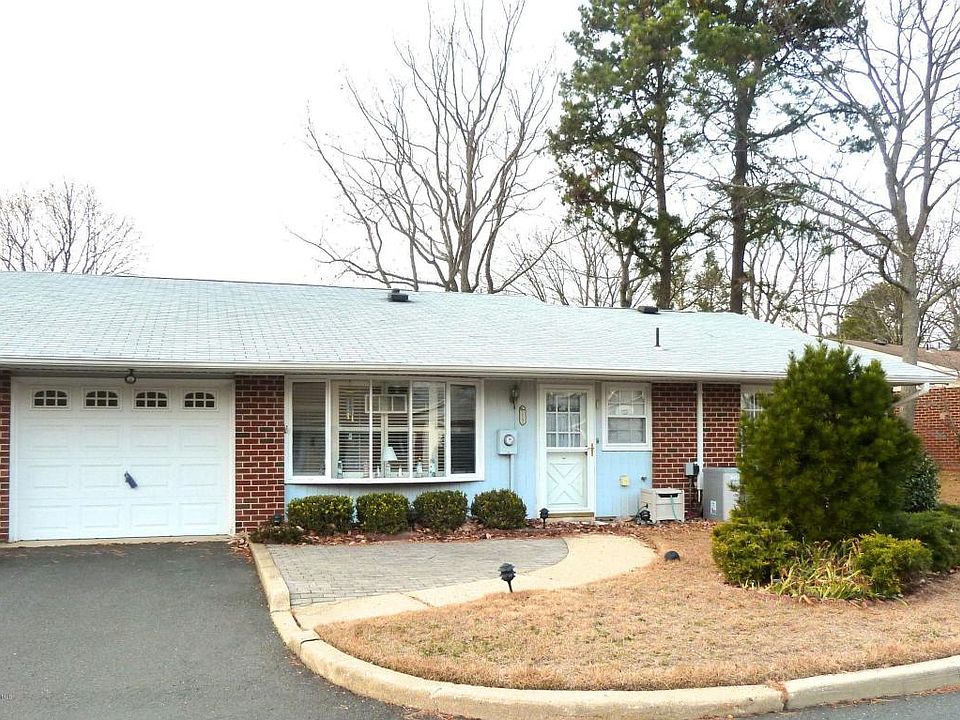 1st image of 1219A Shetland Dr
