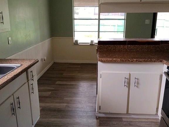 5th image of 214 Lawndale Dr