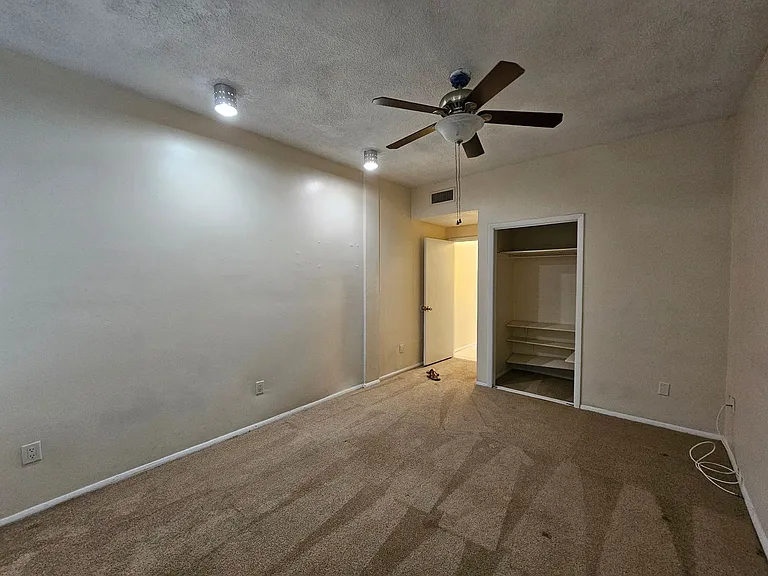 2818 SW 2nd Ave — Photo 43