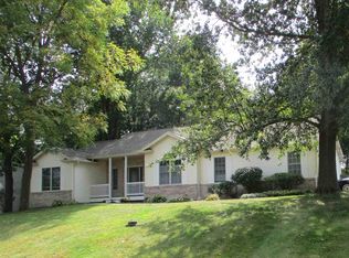 610 Crabapple Ln, Sherman, IL 62684