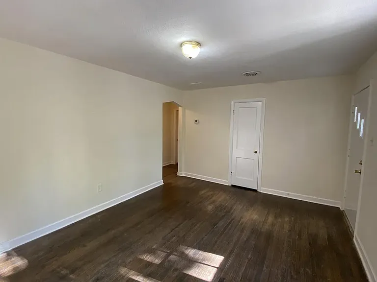1320 N Sunrise Dr — Photo 3