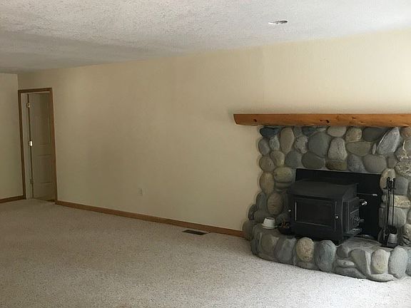 4th image of 747 Seneca Dr