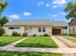 1110 Douglas Dr, Sterling, IL 61081