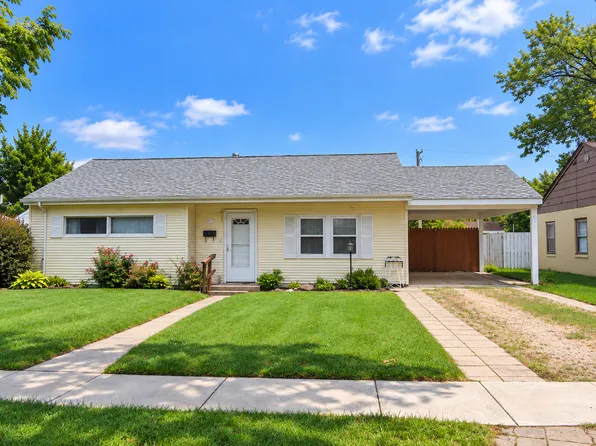 1110 Douglas Dr, Sterling, IL 61081