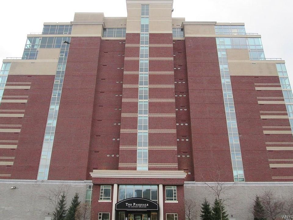1st image of 132 Lakefront Blvd