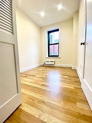 5th image of 515 E 78th St APT 6E