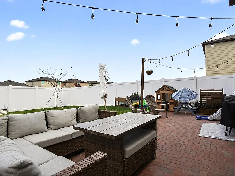 760 Carlyle Way — Photo 42