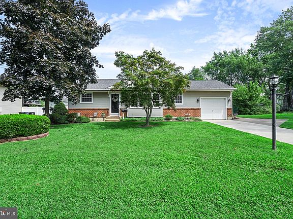 2nd image of 608 Hamilton Dr