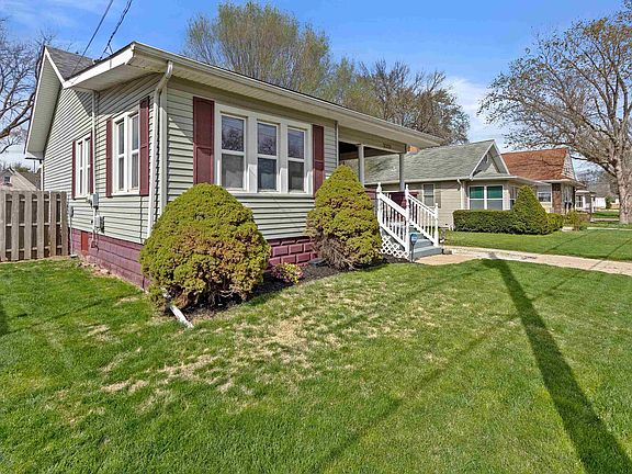 3rd image of 2219 W Callender Ave