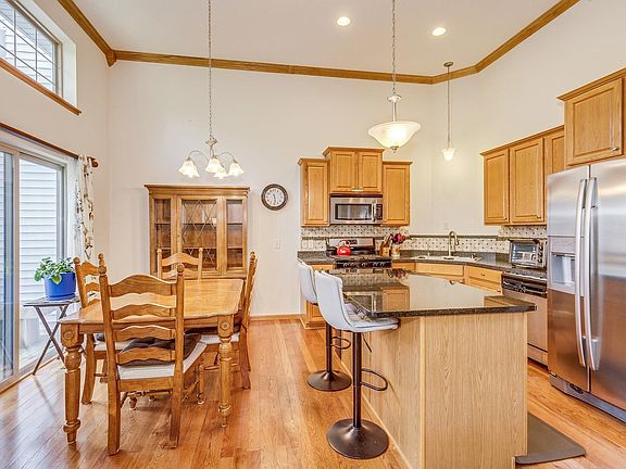 4th image of 3143 Frontier Dr