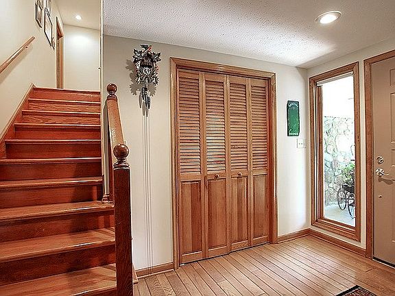 5th image of 103 Equestrian Ct