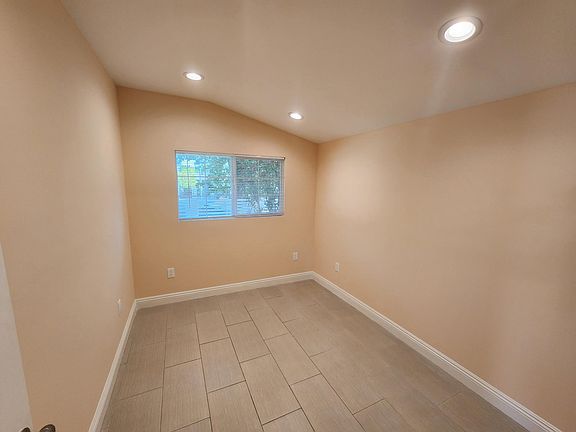 3rd image of 20825 Martha St