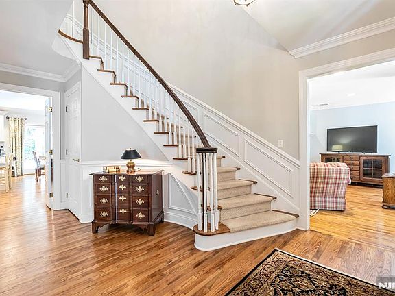 2nd image of 65 W Walnut Street