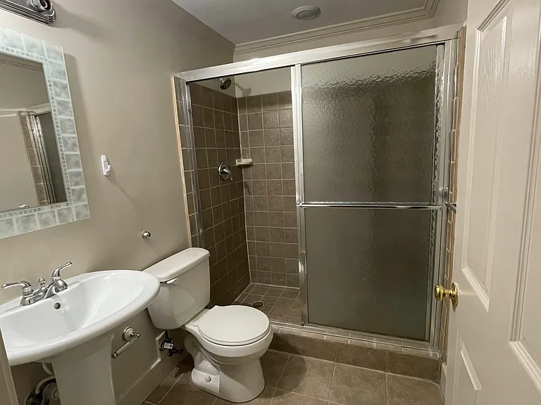 Full Bath - Basement - Tile floor
