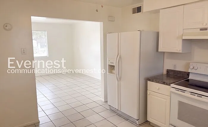 445 N Drew St E — Photo 7
