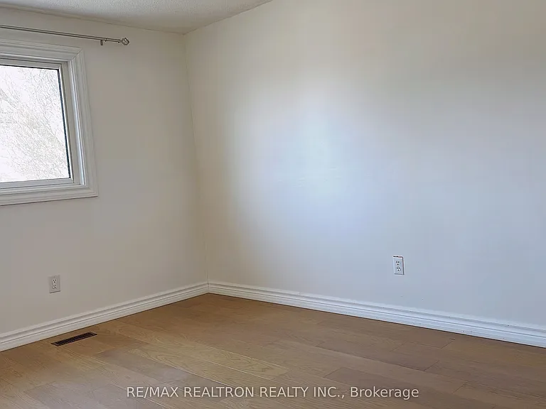 7 Barnwell Dr — Photo 13