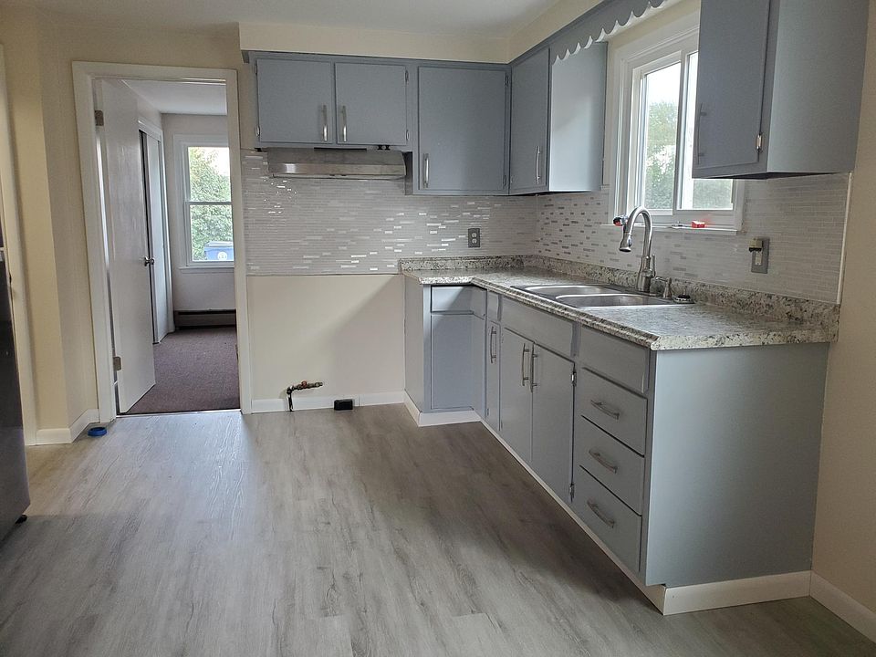 1st image of 449 Callodine Ave Floor 1