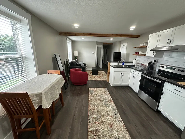 731 Lyons Ave #1 — Photo 11