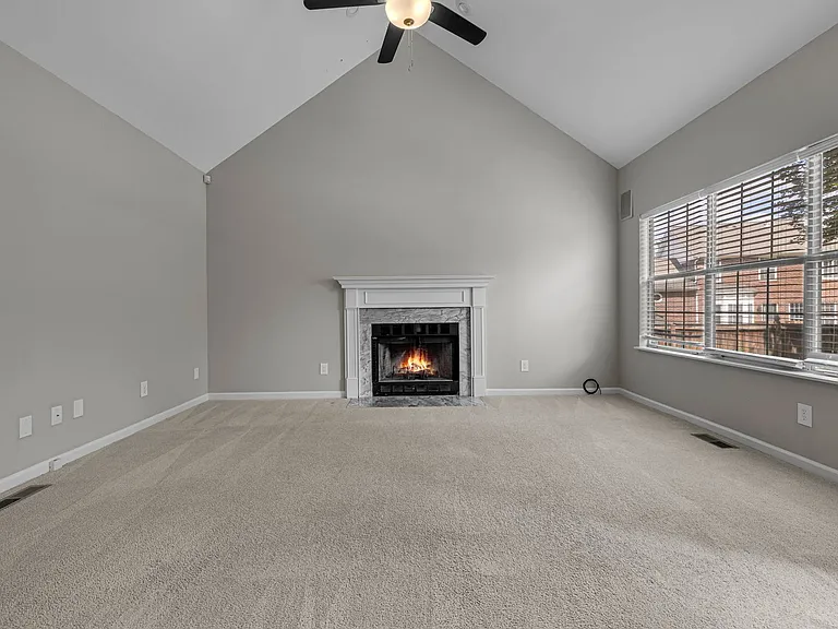 128 Clarendon Cir — Photo 13