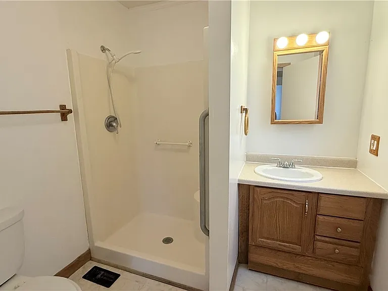 592 Lindell St — Photo 19