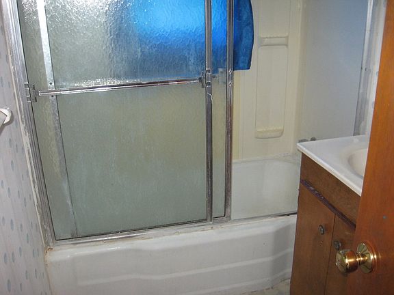 4th image of 511 Rosewood Dr