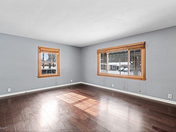 5th image of 497 Gates St