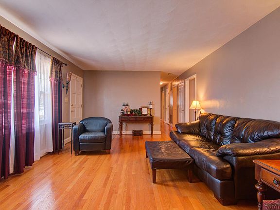 3rd image of 449 Aragona Dr