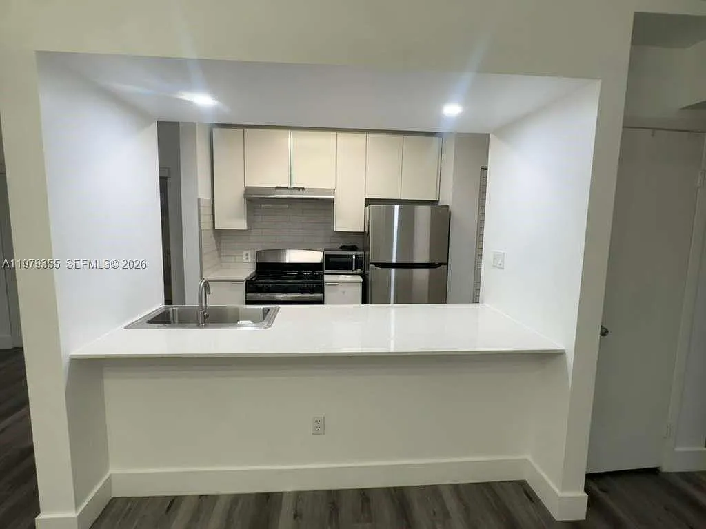 Building Photo - 15330 SW 106th Ter #915