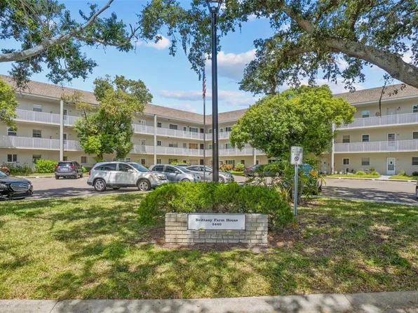 2440 World Parkway Blvd APT 52, Clearwater, FL 33763