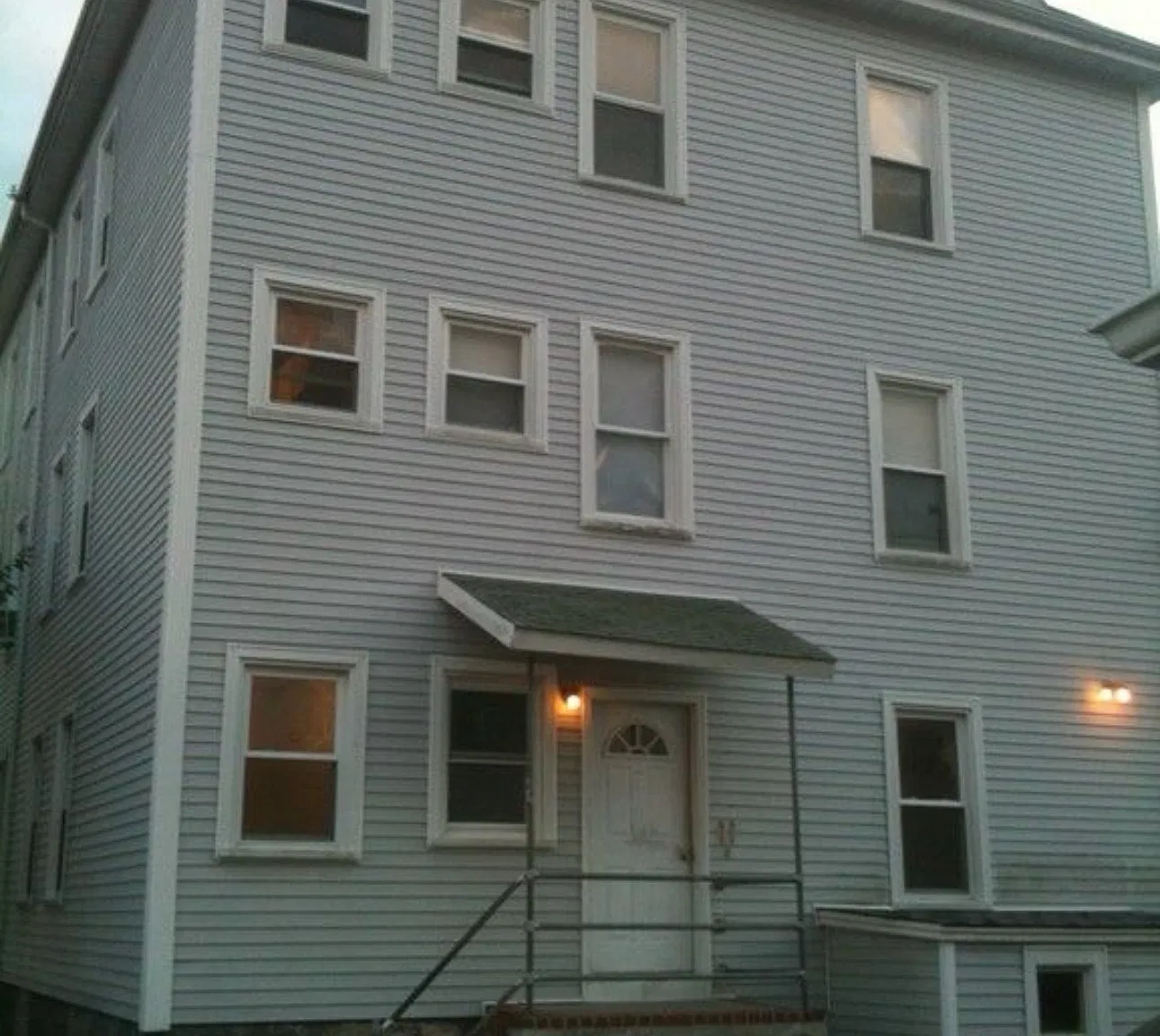 2 bed, 1100 sqft, $2,000 — Photo 1