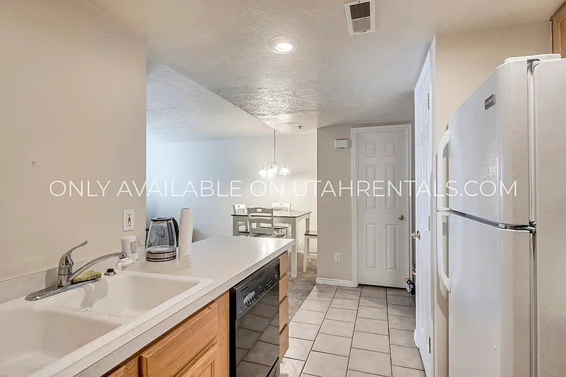 1 bed, 1.0 bath, 1022 sqft, $525 — Photo 2