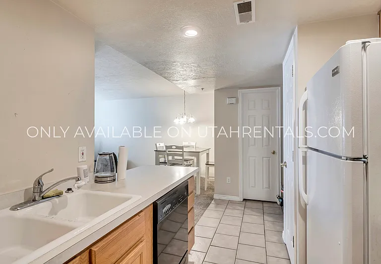 112 W Cougar Blvd #307-M — Photo 3
