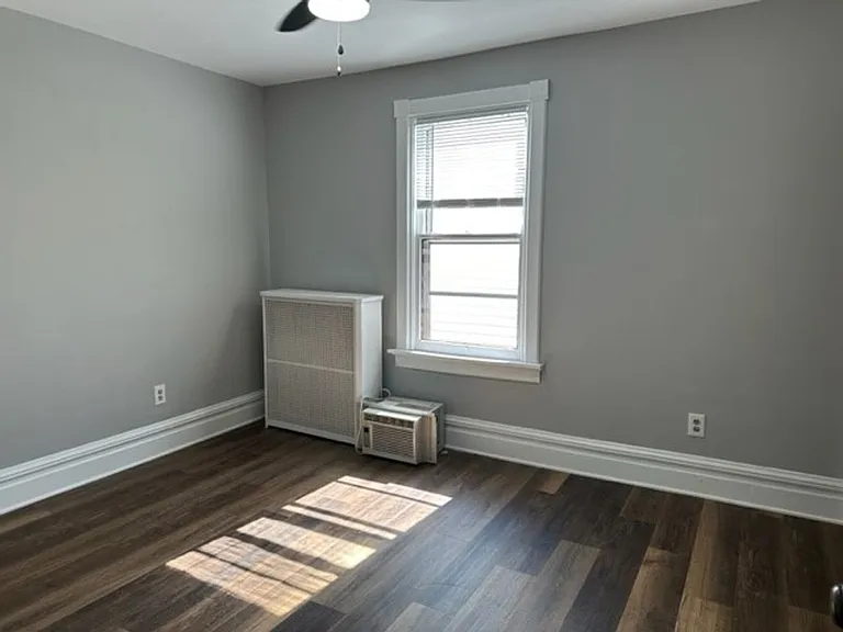 2342 Ellerslie St — Photo 11