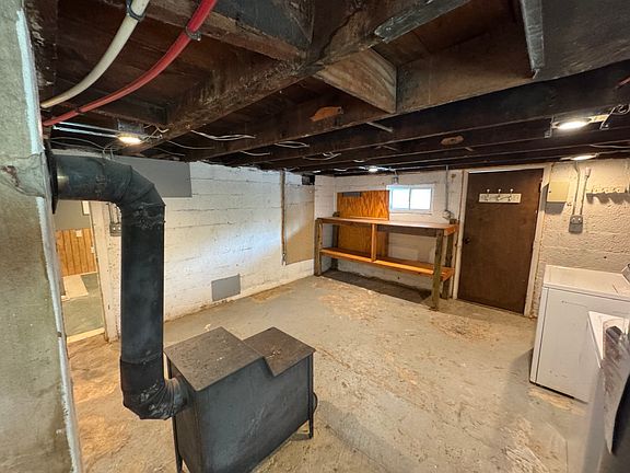 Basement / Utility room.