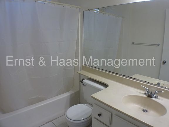 5th image of 2343 E 17th St Unit 109
