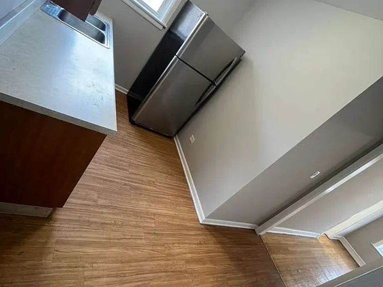 SPACIOUS 2 BEDROOM APARTMENTS AVAILABLE — Photo 14