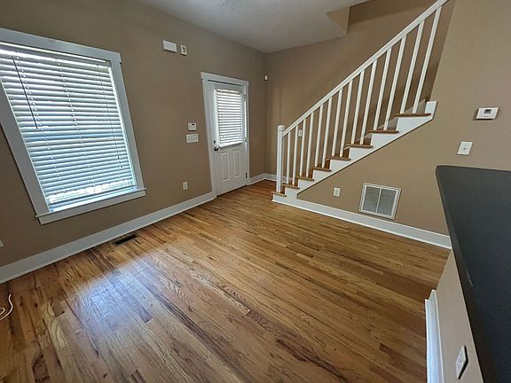 3rd image of 152 Jonas Ave