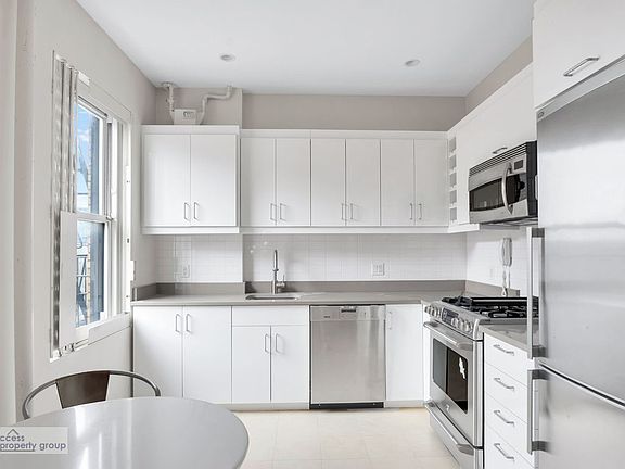 2nd image of 4018 Broadway #5J