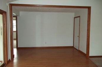 5th image of 270 Franklin Cir