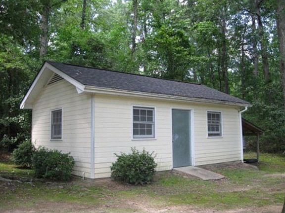 3rd image of 540 Country Club Dr