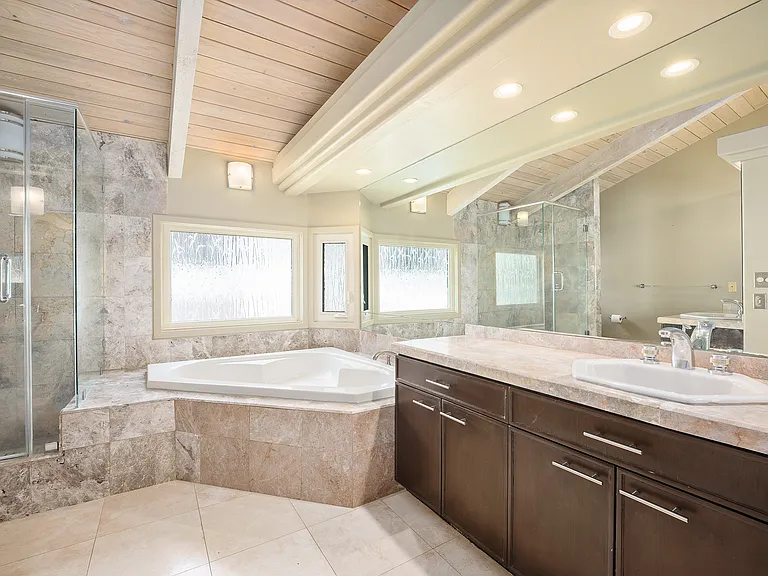 691 Kaulana Pl — Photo 12