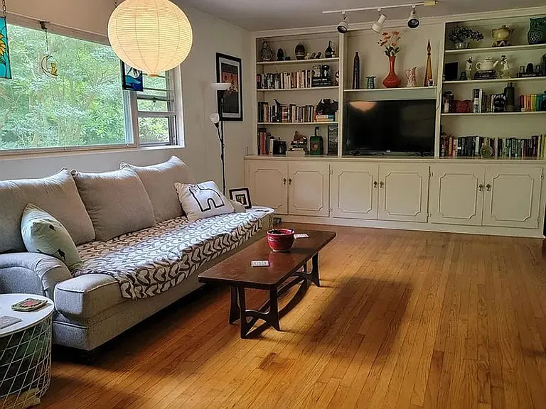 38 Fair Oaks Pl — Photo 5