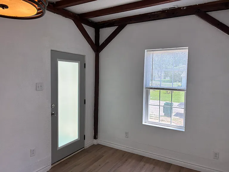 1551 Jefferson St — Photo 6
