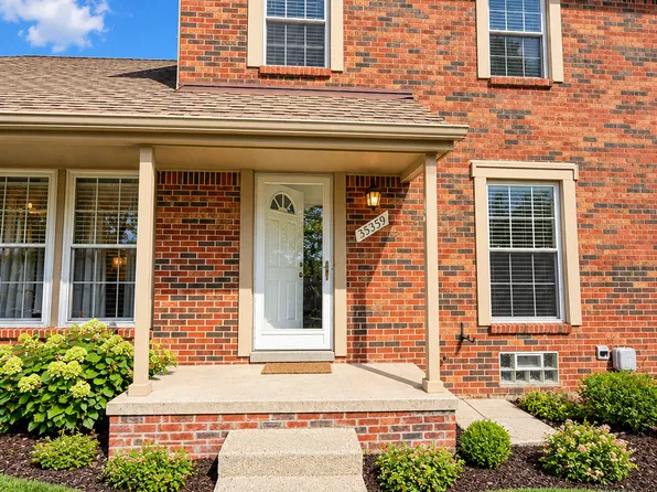 35359 Tall Oaks Dr, Sterling Heights, MI