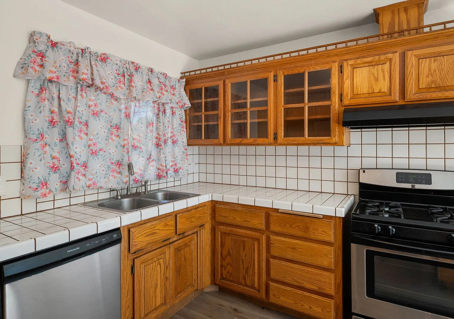 4 Bedroom 2 Bath in Vacaville! — Photo 3