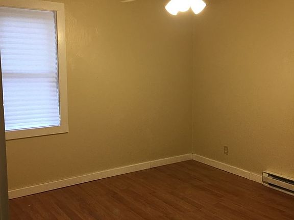 5th image of 498-500 Cypress Dr