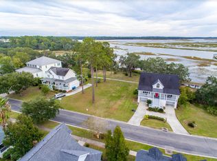 15 Petigru Dr, Beaufort, SC 29902