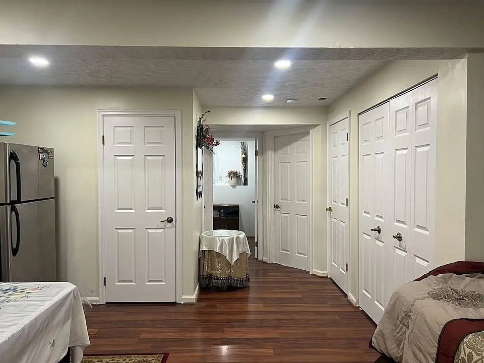 Studio, 1742 sqft, $1,450 — Photo 4